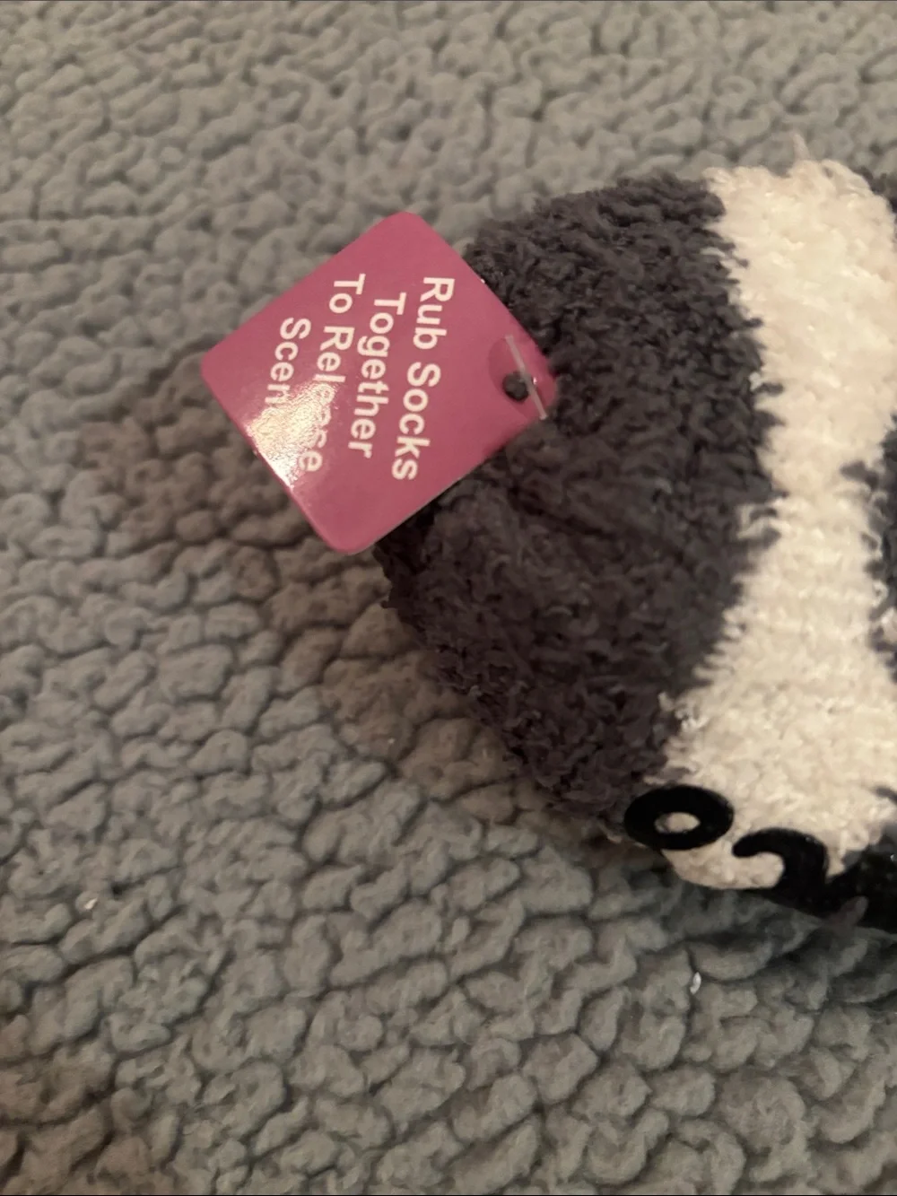 NWT Aromasoles Serenity Lavender Scented Kids Fuzzy Heart Socks - White & Gray